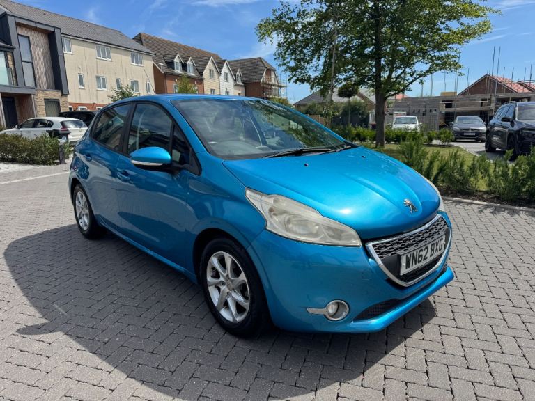 2013 PEUGEOT 208 BLUE ULEZ FREE 77,000 miles 