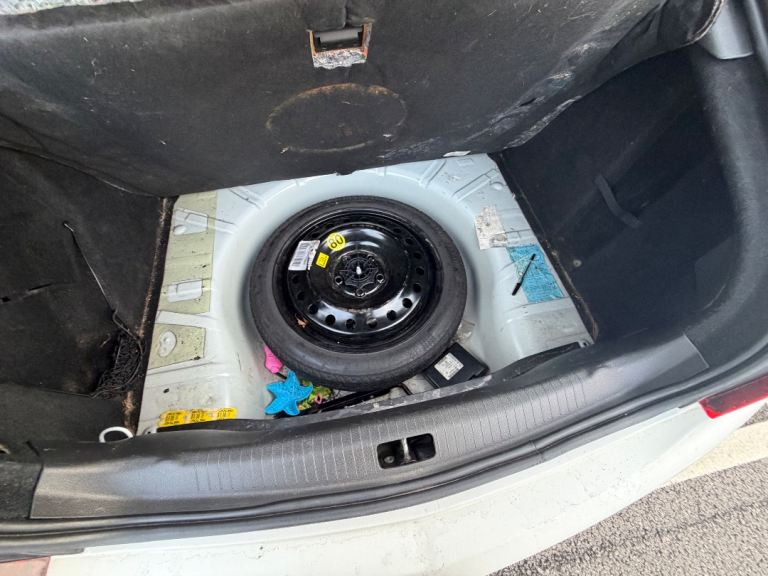 Vauxhall, INSIGNIA, Hatchback, 2011, Manual, 1956 (cc), 5 doors