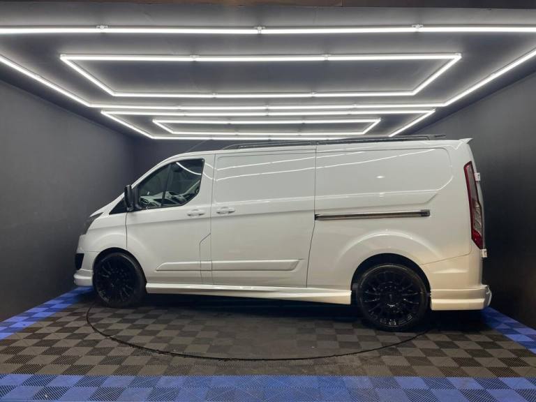 2015 Ford Transit Custom 2.2 TDCi 290 Trend Panel Van 5dr Diesel Manual L2 H1 (186 g/km, 123 bhp)...