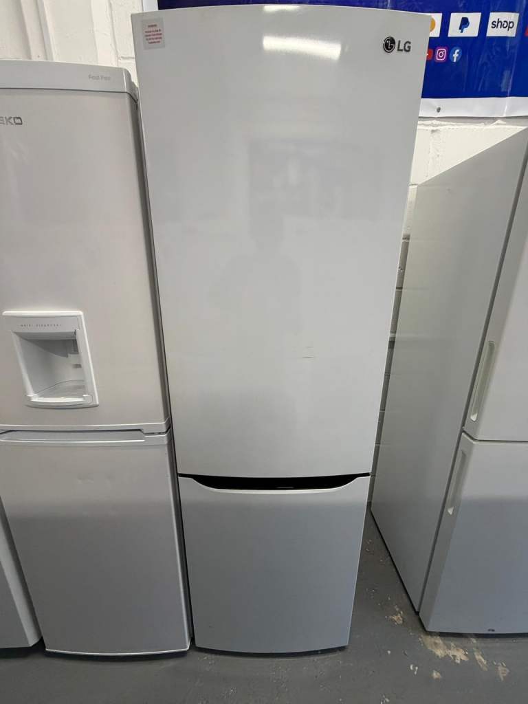 LG 326L Freestanding Fridge Freezer - Free Delivery - Warranty Included - Cash on Delivery