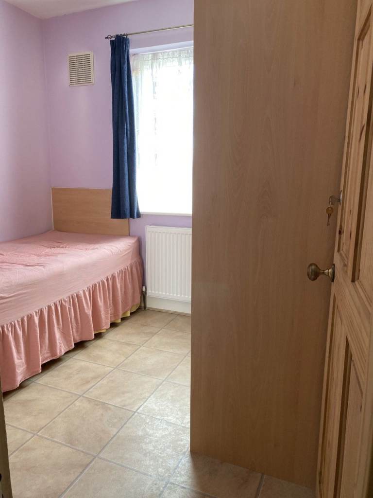 single room for rent