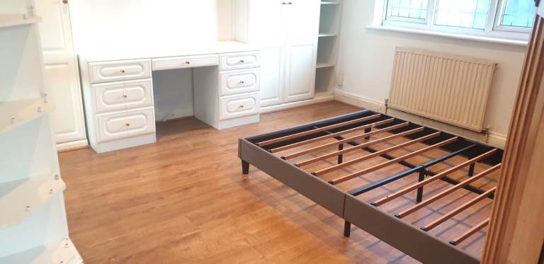 4 bedroom house + through lounge + separate kitchen + drive way parking - HA3 available   