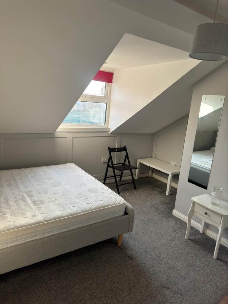 🏠 Private Double Room Available with Attached Bathroom – BT5