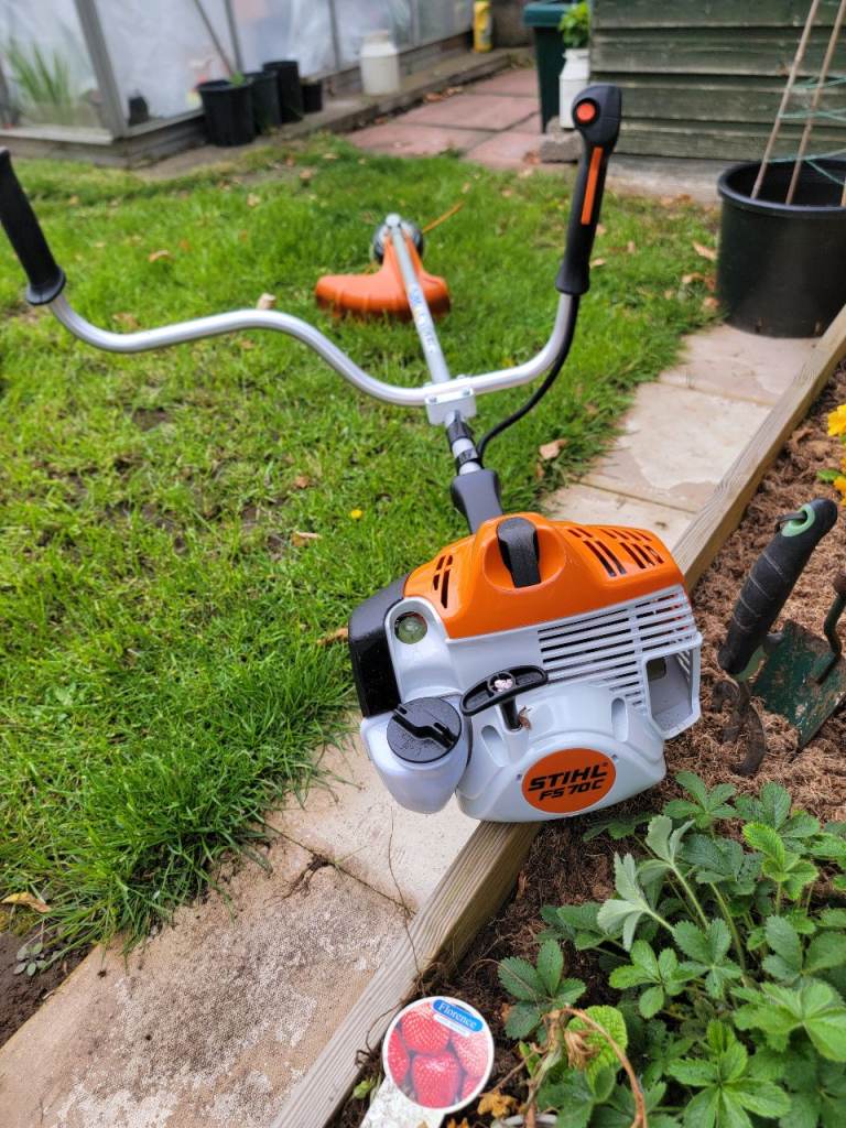 Stihl fs70 Petrol 2 stroke Strimmer brand new 