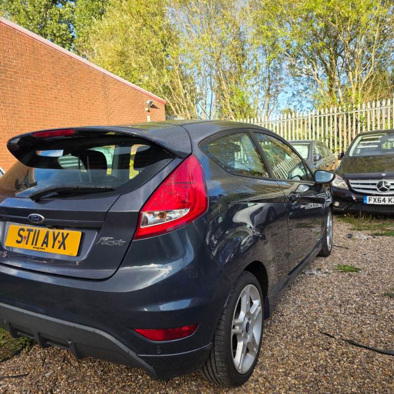 FORD FIESTA MK7 ZETEC S EDITION 1.6 DIESEL 95 BHP YEAR 2011 12 MONTHS MOT&£20 ROAD TAX PEAR YEAR!!!