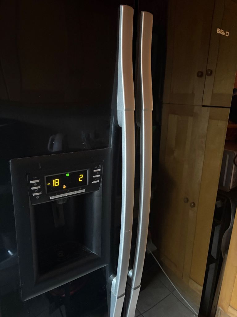 Beko GL32APB American Fridge Freezer – Freezer Working, Fridge Needs Repair / For Parts