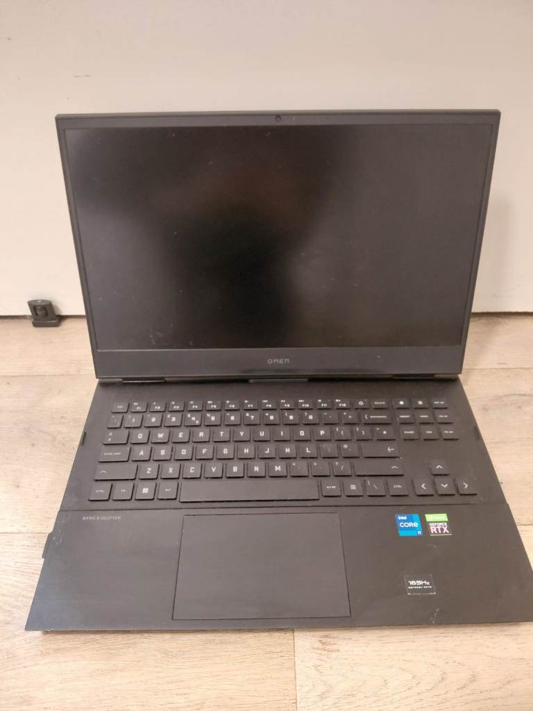 Black HP Omen Gaming Laptop (16‑b1001na) & Backpack - Good condition and formatted.