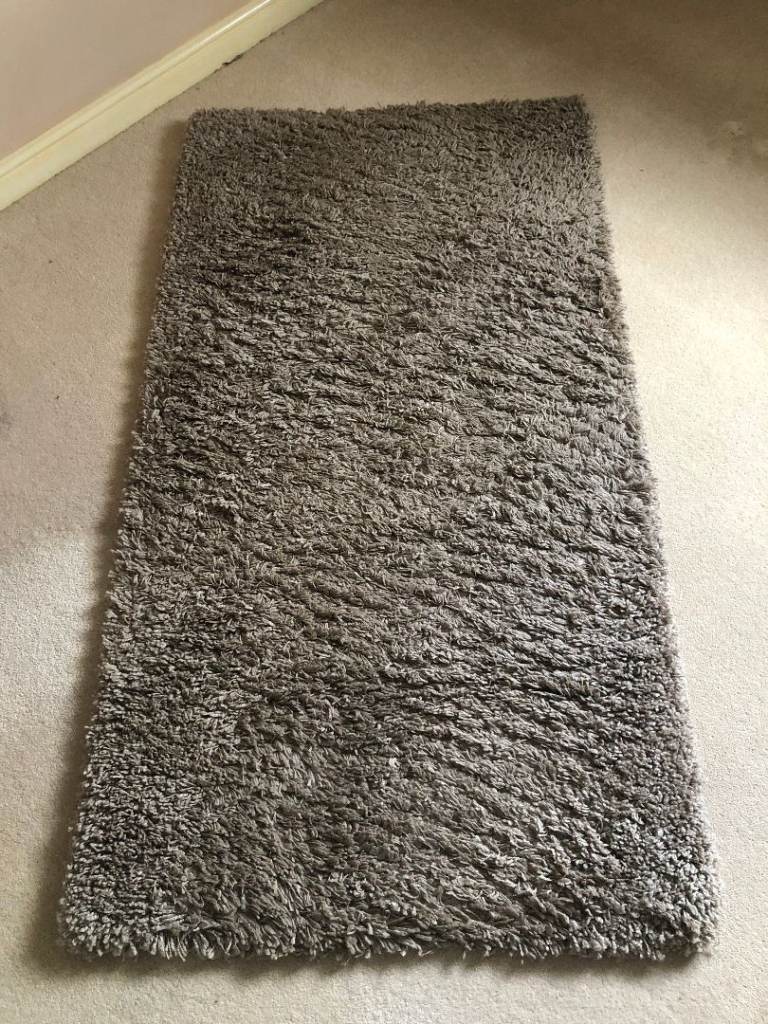 Grey Shaggy Rug – Good Condition
