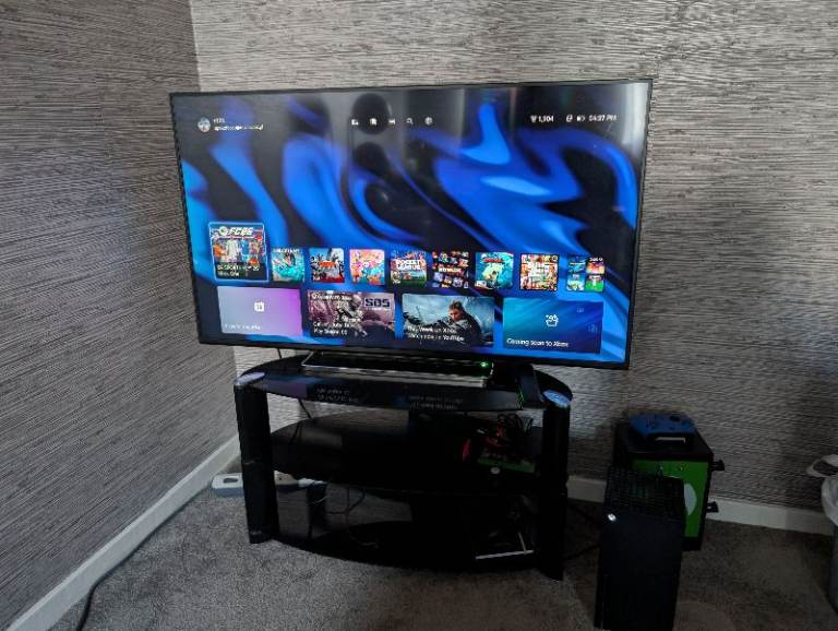 Large Toshiba 49 Smart TV stand Free