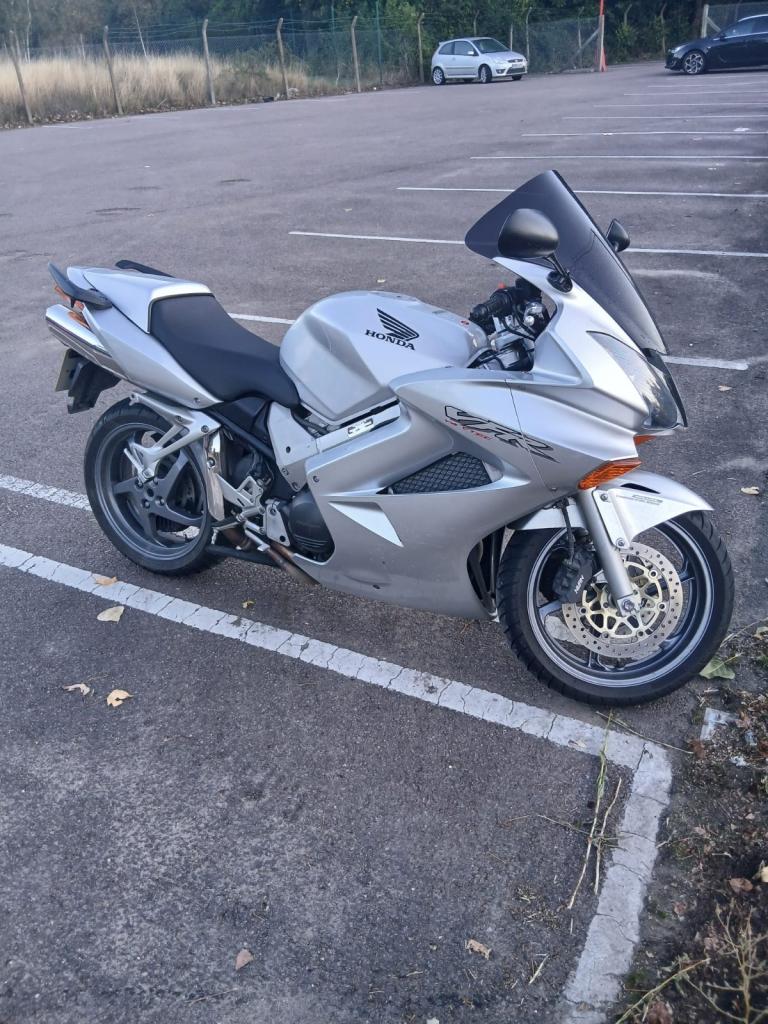 Exceptional Honda VFR 800 