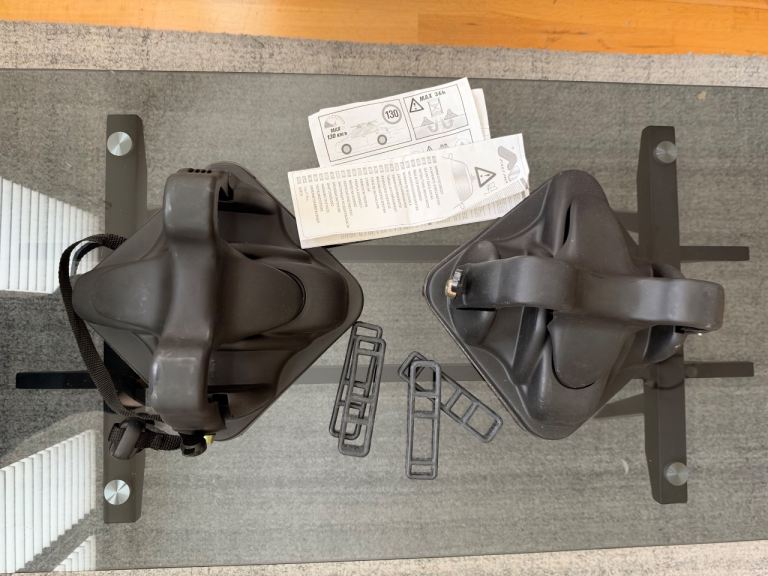Magnetic ski racks