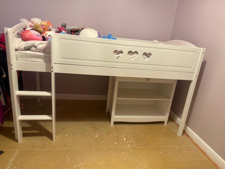 Single mid sleeper with matress and storage 