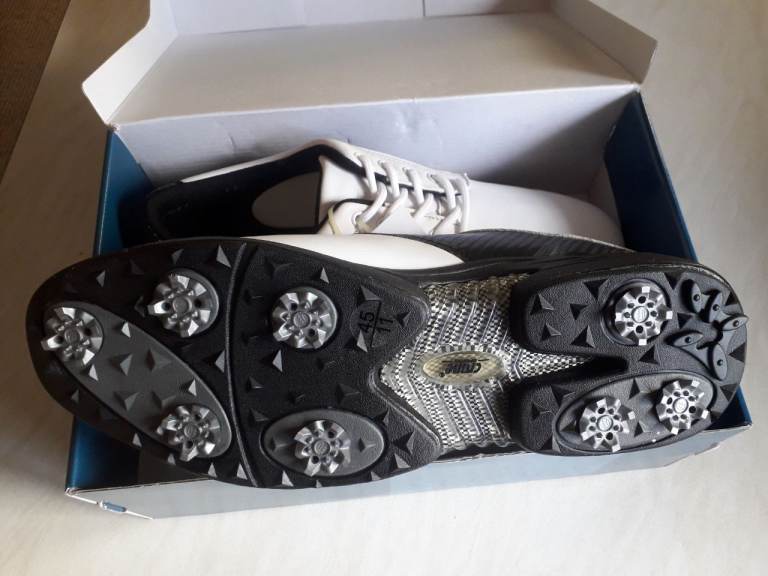 Golf Shoes Size 11 Brand New 
