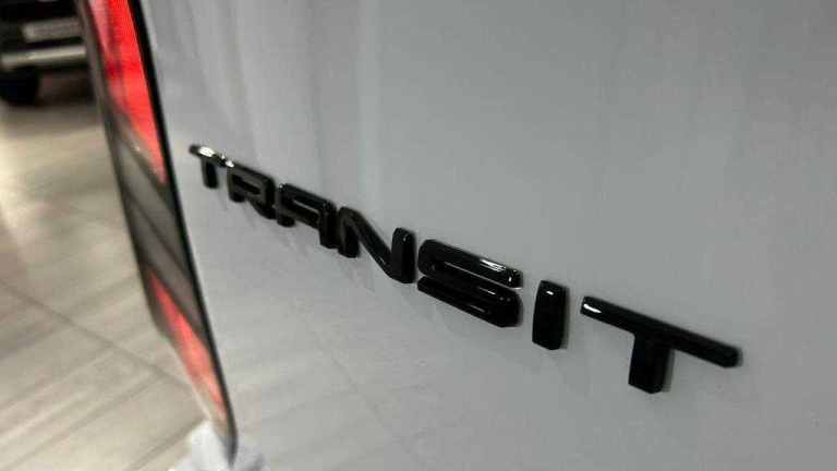  Ford Transit Custom 2.5 PHEV 232ps H1 Van Limited Auto Van Plug-In Hy Automatic