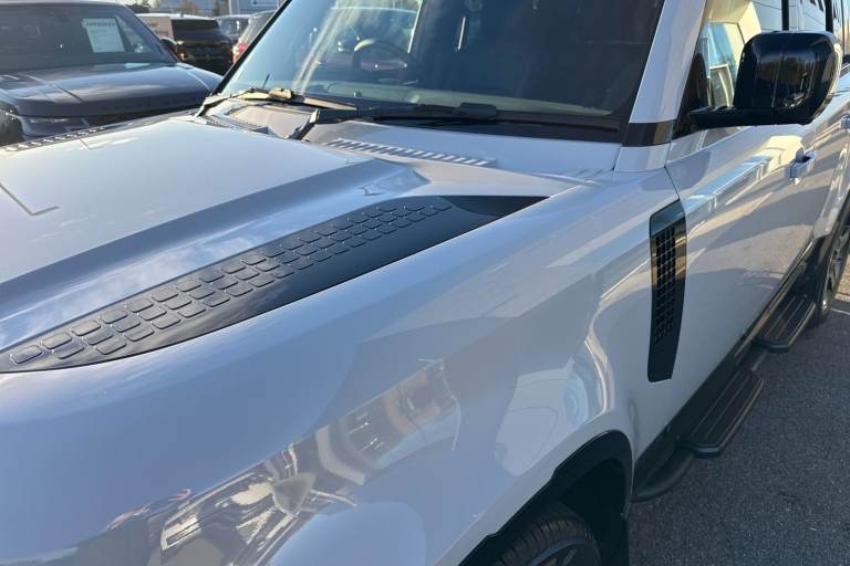 2025 Land Rover Defender 110 3.0 D250 MHEV X-Dynamic SE Auto 4WD Euro 6 (s/s) 5dr SUV Automatic