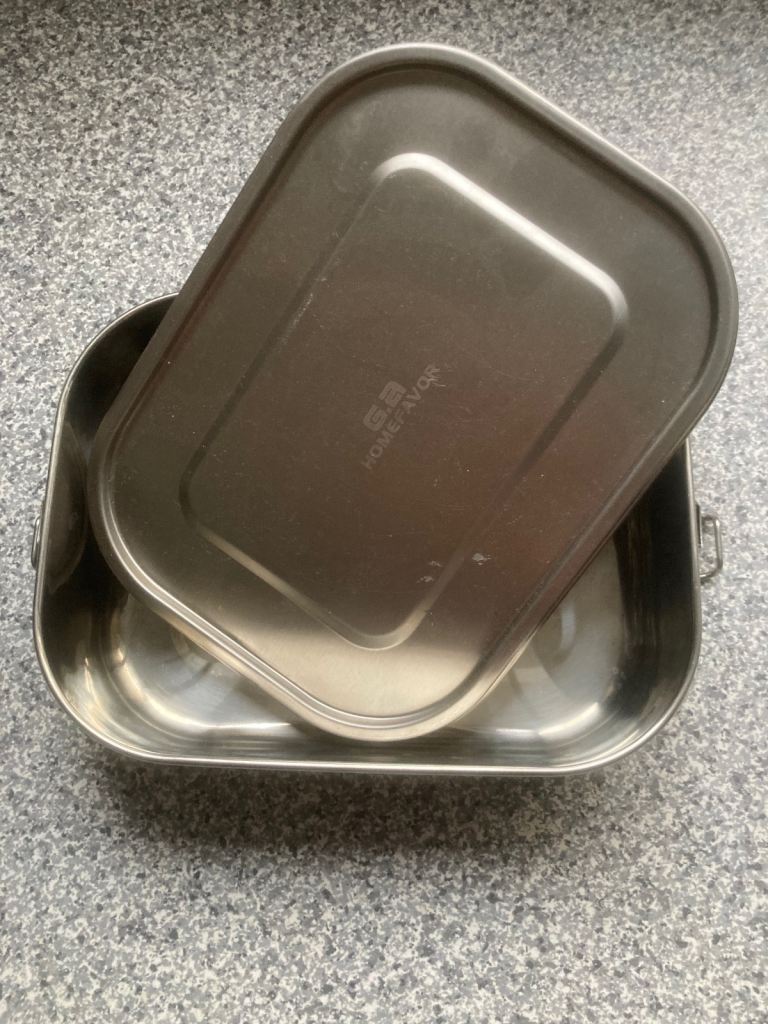 Metal food storage container 
