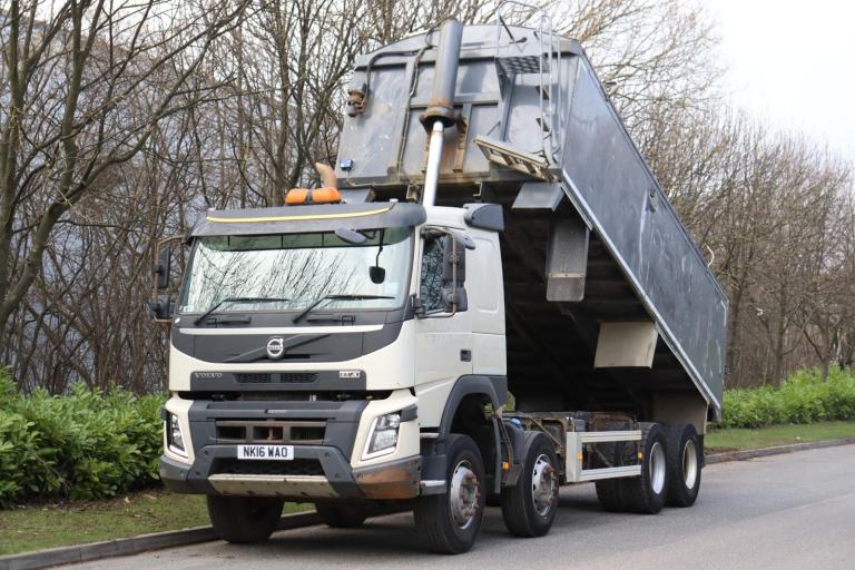VOLVO FMX 410 8X4 SLEEPER CAB ALLOY INSULATED TIPPER (2016)