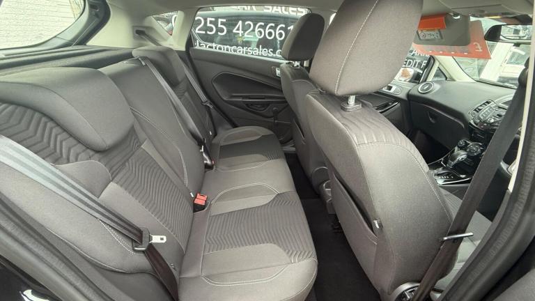 2014 Ford Fiesta 1.6 Zetec Powershift Euro 5 5dr HATCHBACK Petrol Automatic