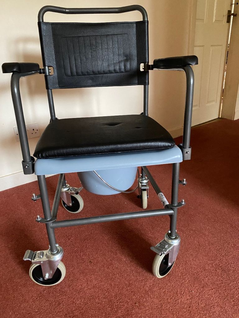 Commode chair 