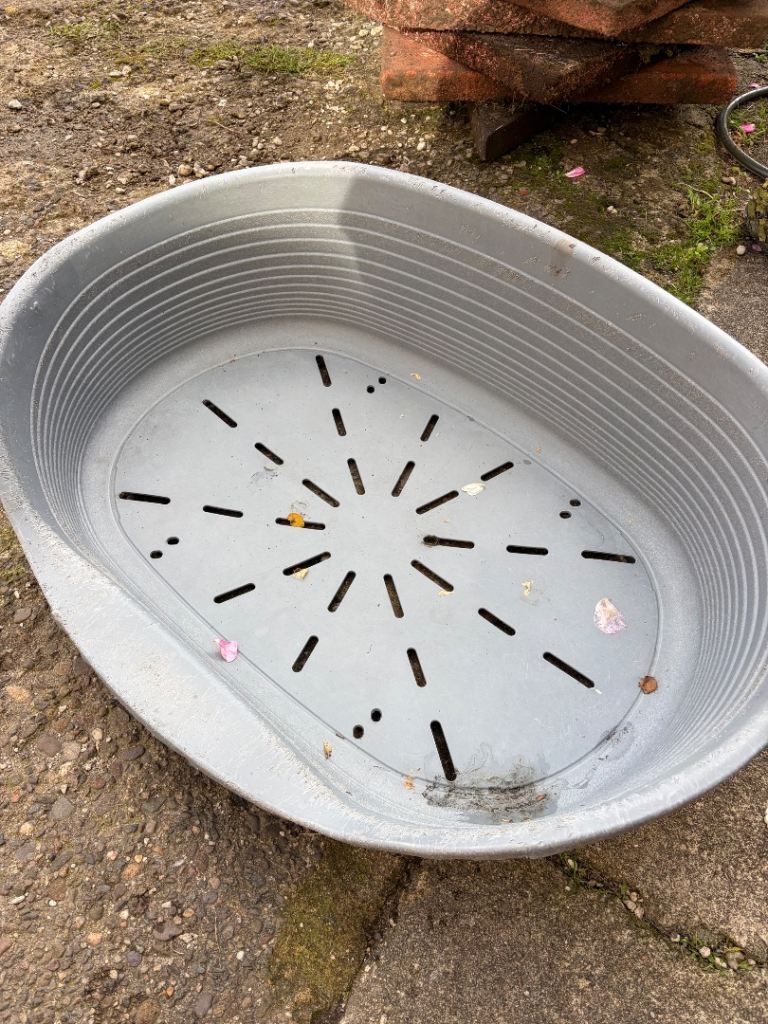 Grey Plastic Pet Bed – Fair Condition
