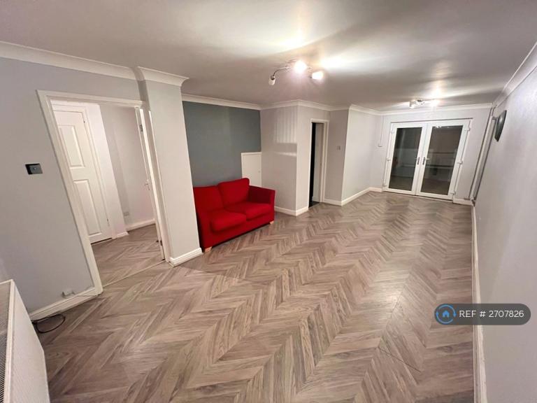 3 bedroom house in Windmill Hill Drive, Bletchley, Milton Keynes, MK3 (3 bed) (#2707826)