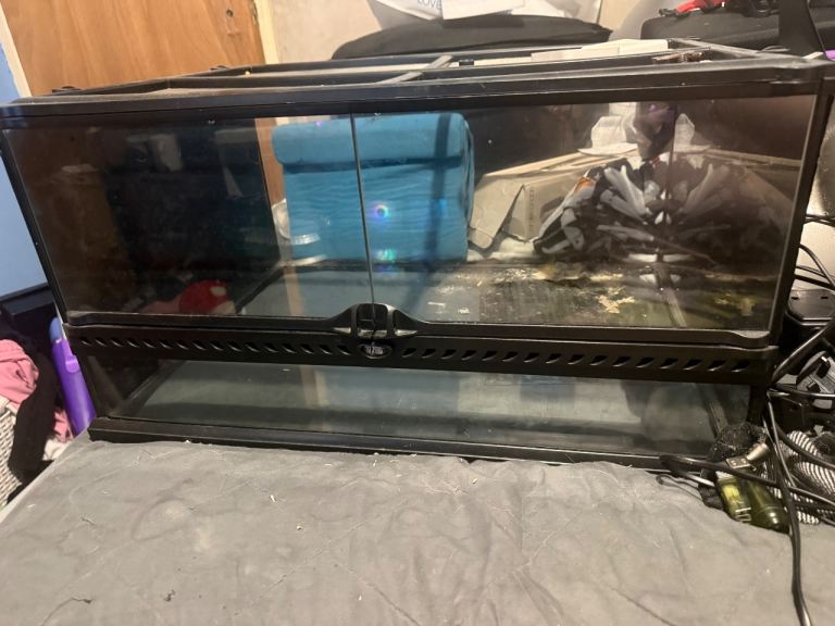 Exo terra reptile tank/viv