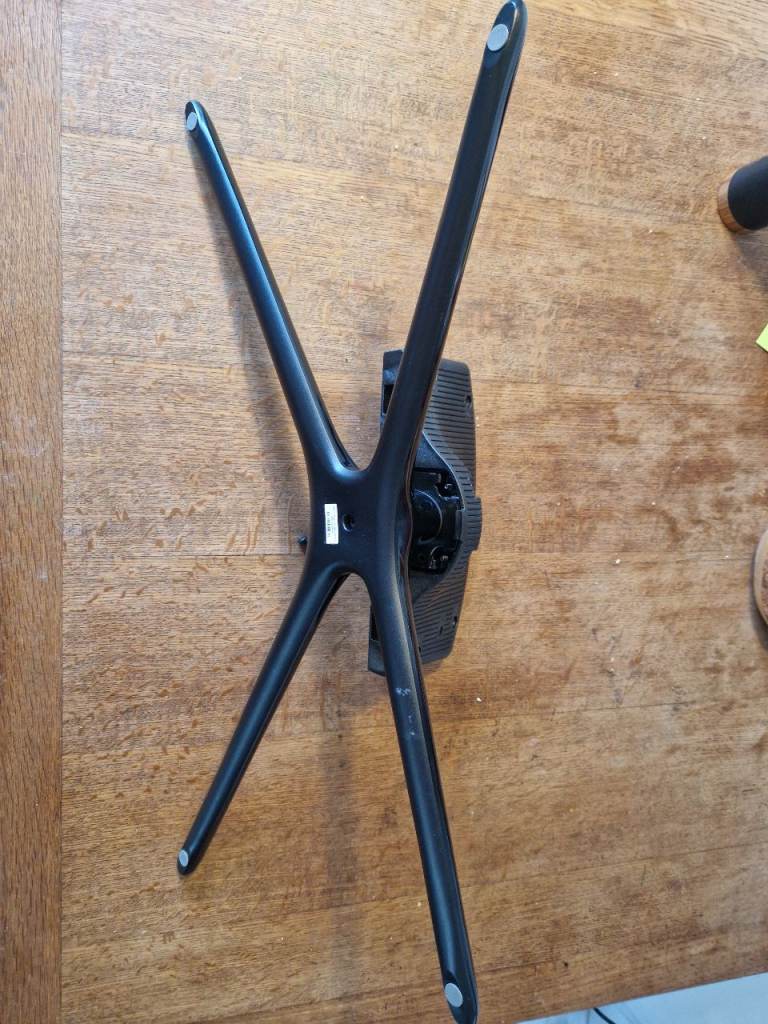 Samsung TV stand BN96 25364F 