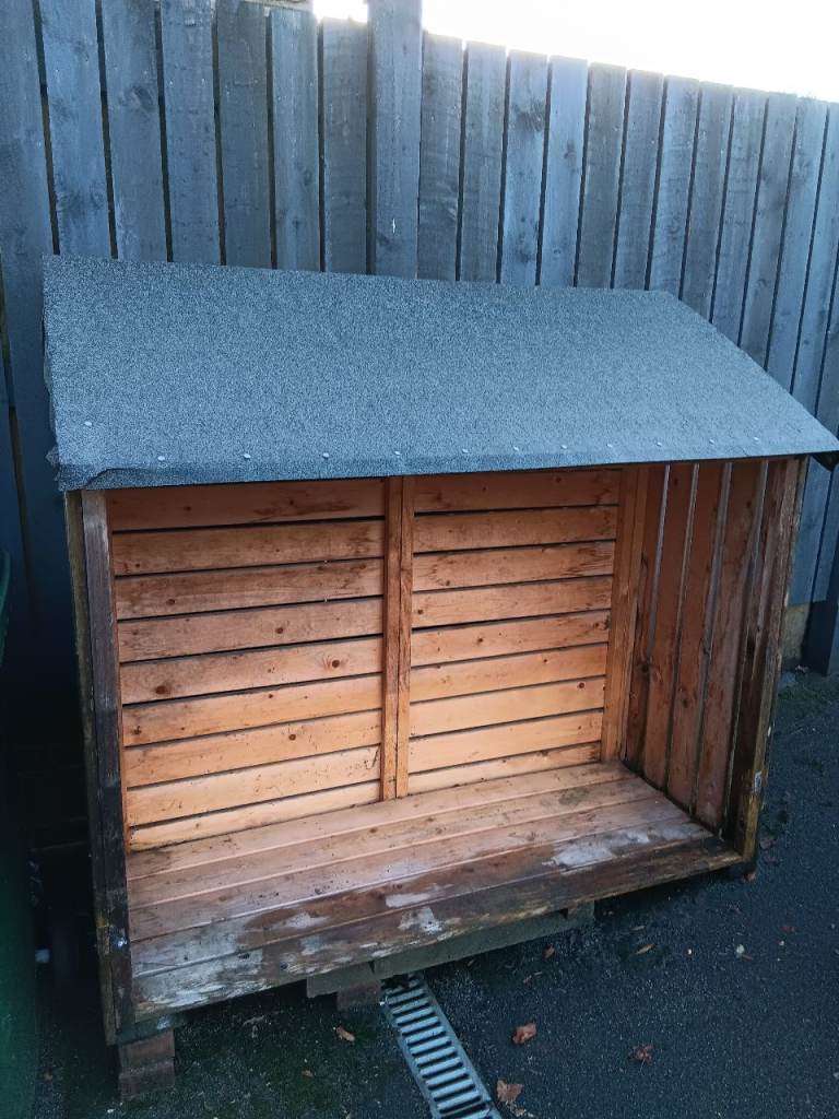 Firewood store 
