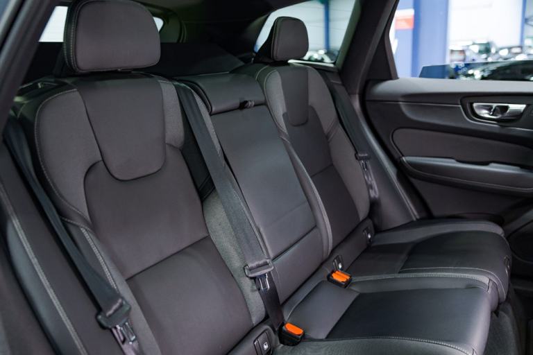 2022 Volvo XC60 2.0 B4D R DESIGN Pro 5dr AWD Geartronic ESTATE DIESEL Automatic