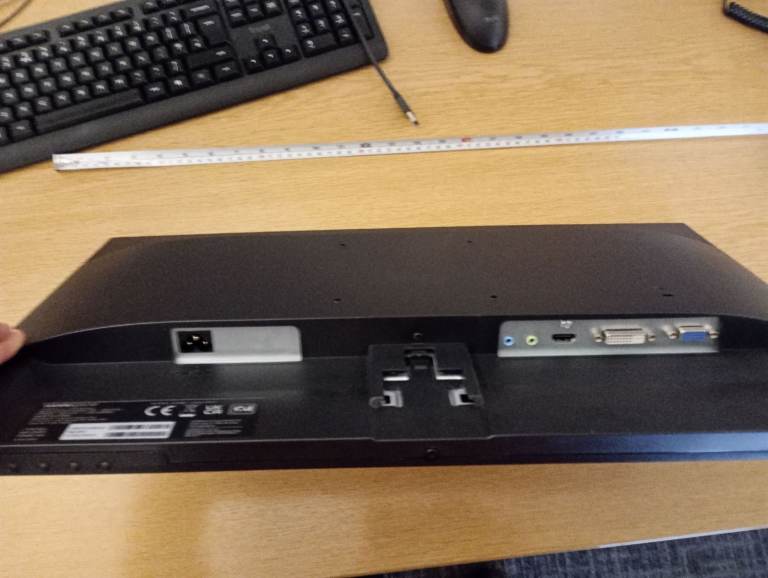 21 Hannspree Monitor