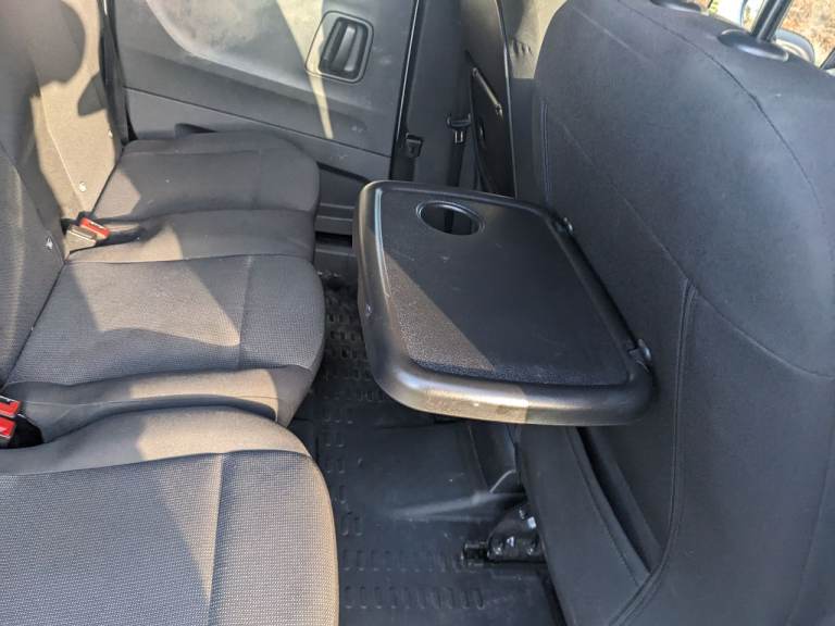 berlingo 5 seater crewvan,F/S/H, caged rear, very clean only £6995 no vat, px welcome