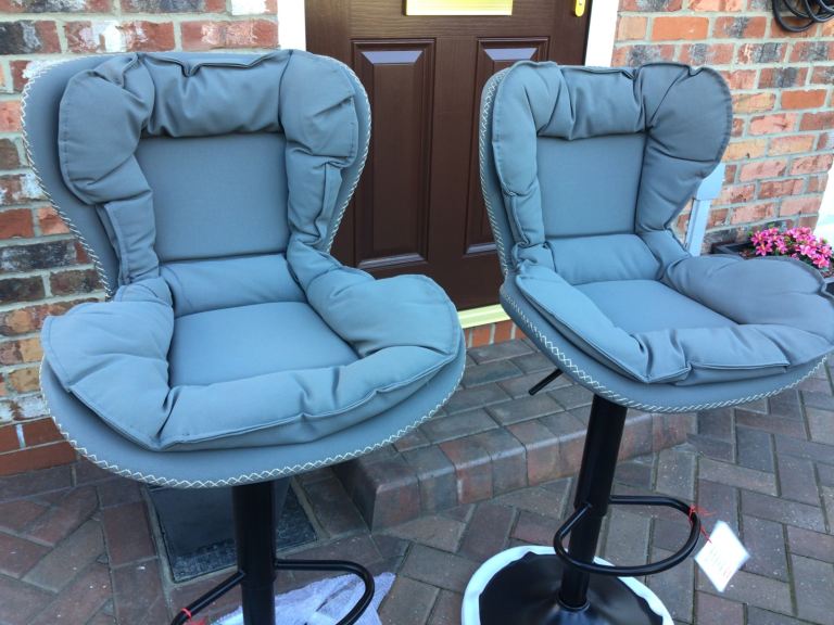 £82 (2) X BRAND NEW WAYFAIR PREMIUM RANGE GREY GAS LIFT UP DOWN SWIVEL BAR STOOLS BARSTOOLS