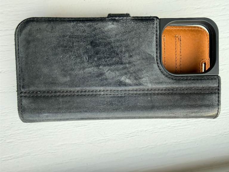 SNAKEHIVE Vintage Leather Wallet Phone Case (Side Clasp)