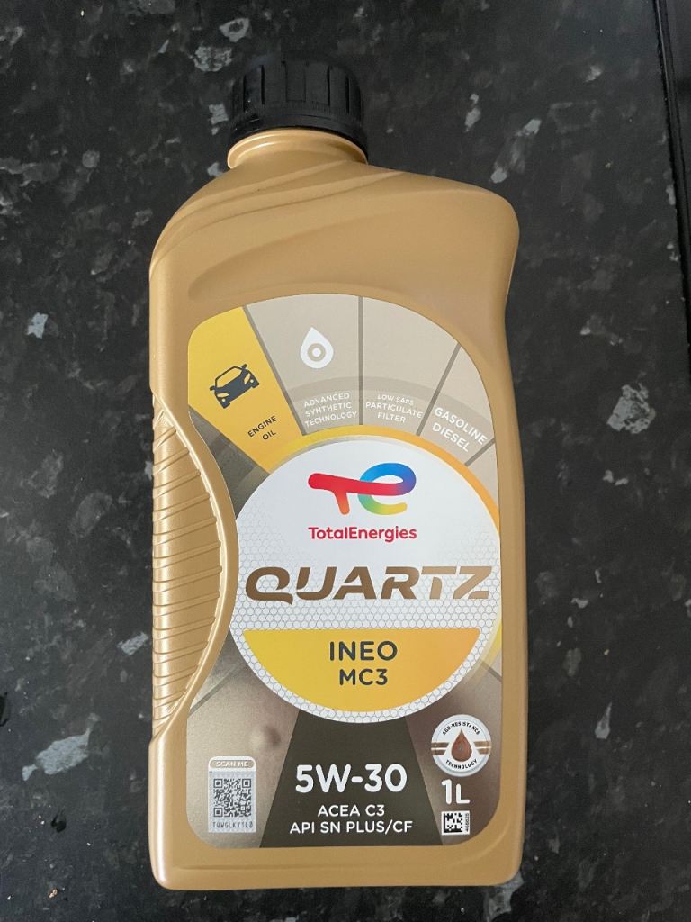 Quartz 5W-30 Car Engine Oil 1L