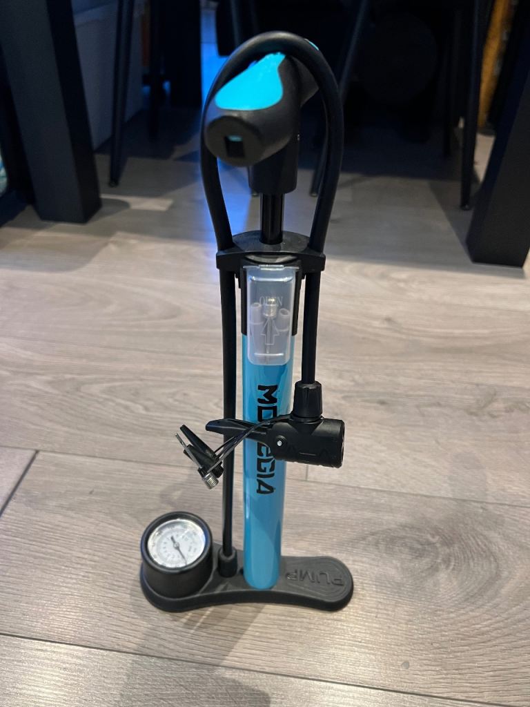 MOHEGIA Bicycle Floor Pump with Gauge 160 PSI — Used Once, As New