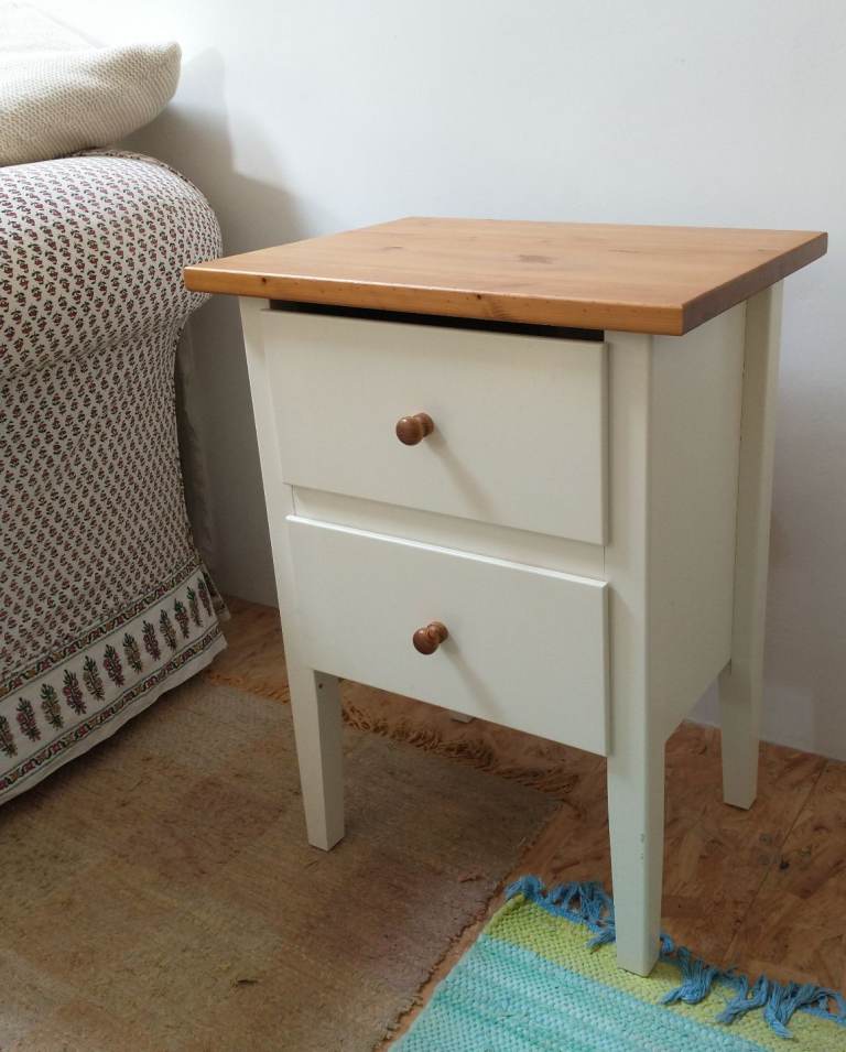 Ikea Hemnes white bedside cabinet/ lamp table with drawers 