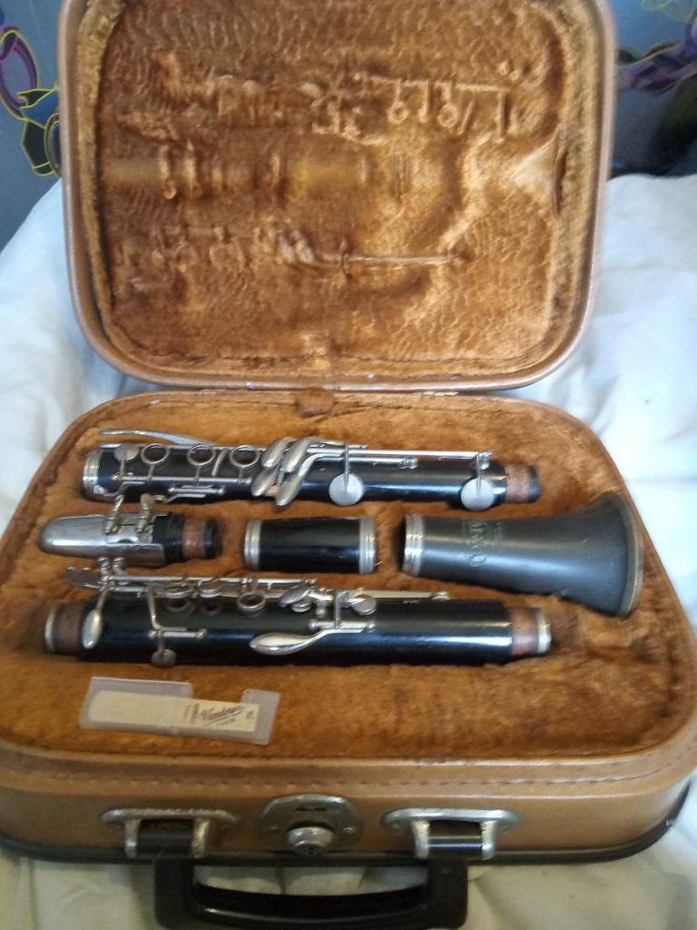 Corton Bb Clarinet – Vintage Model with Original Hard Case