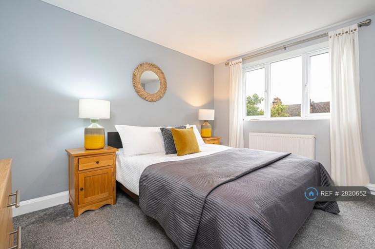 2 bedroom flat in Duckett Road, London, N4 (2 bed) (#2820652)