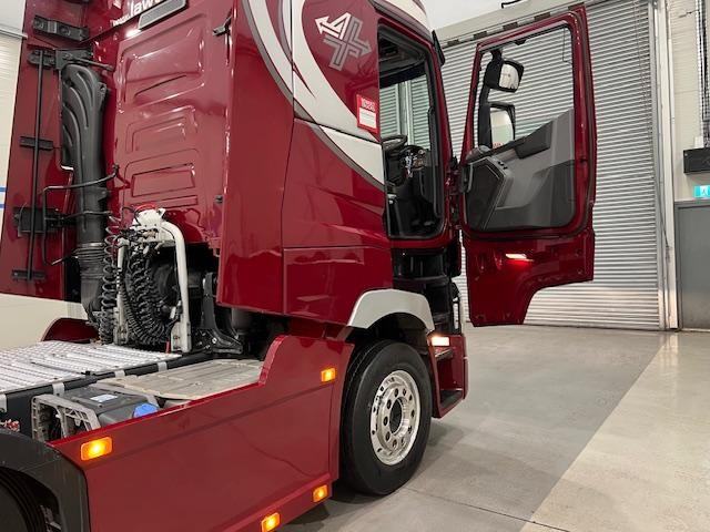 Renault T520 High 6x2 Midlift Tractor Unit