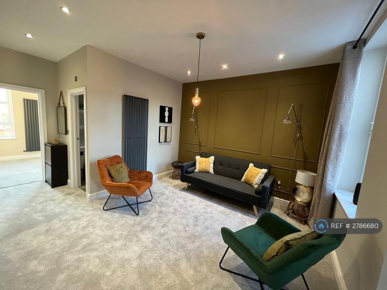 1 bedroom flat in Dawes Road, London Fulham, SW6 (1 bed) (#2786680)