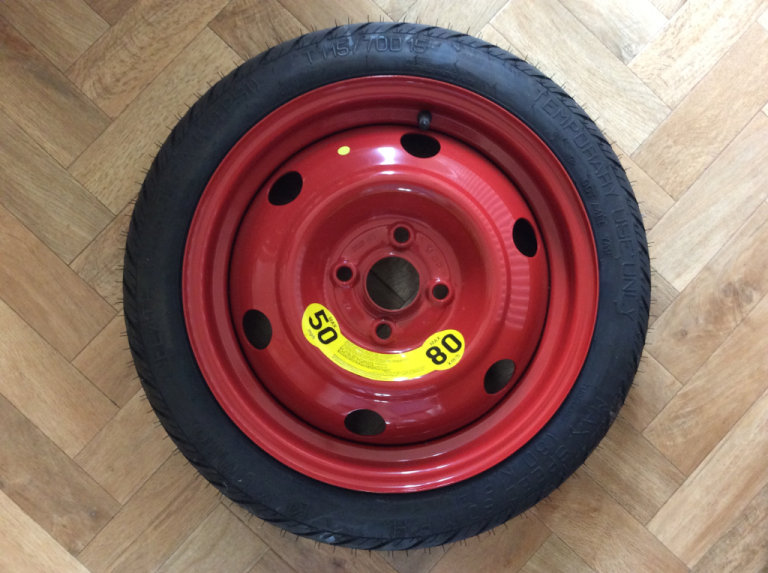 image for Hyundai i10 space saver spare wheel and jack, plus  car mats,  mark 2, 64 plate on.