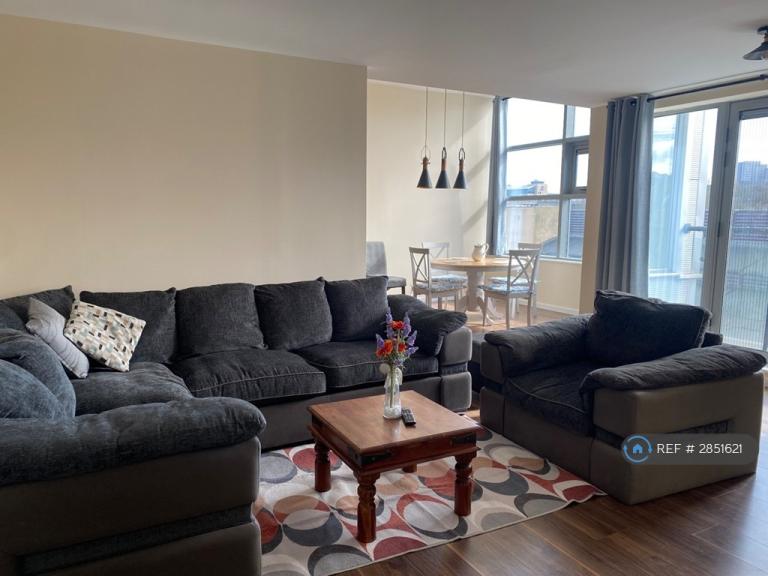 3 bedroom flat in Hanover Mill, Newcastle Upon Tyne, NE1 (3 bed) (#2851621)