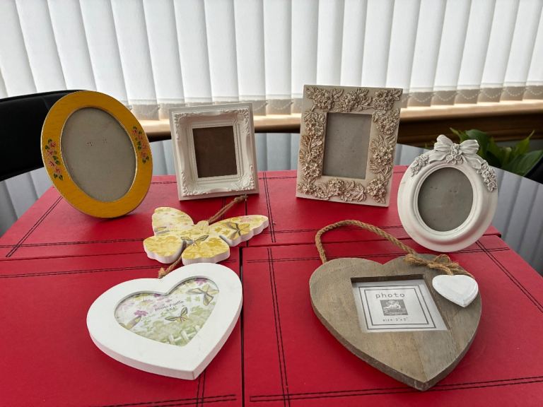 6 Small photo frames