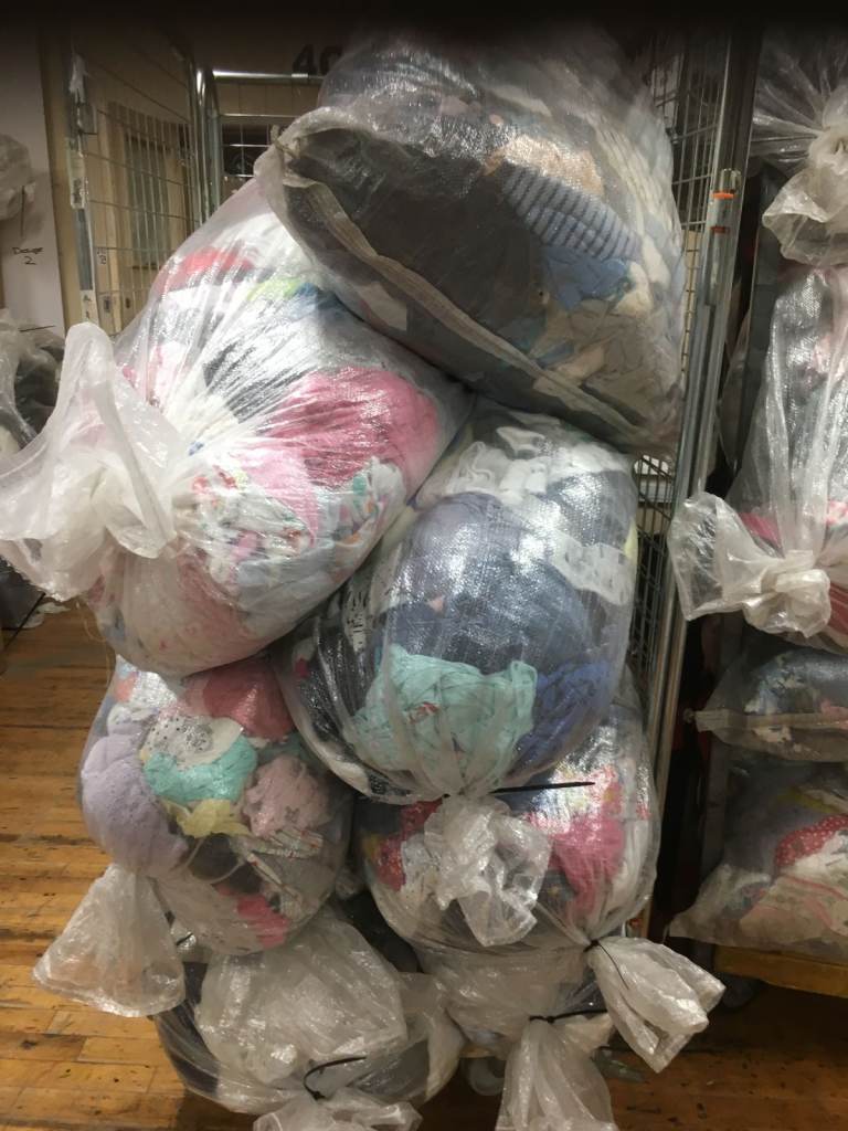 Second Hand Clothing In Bulk Ladies, Mens Kids A or B Grade By the Kilo. Delivery Available
