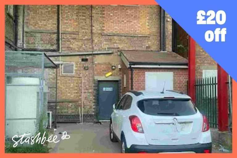 Lock-up to rent in Wembley (HA9) | Stashbee