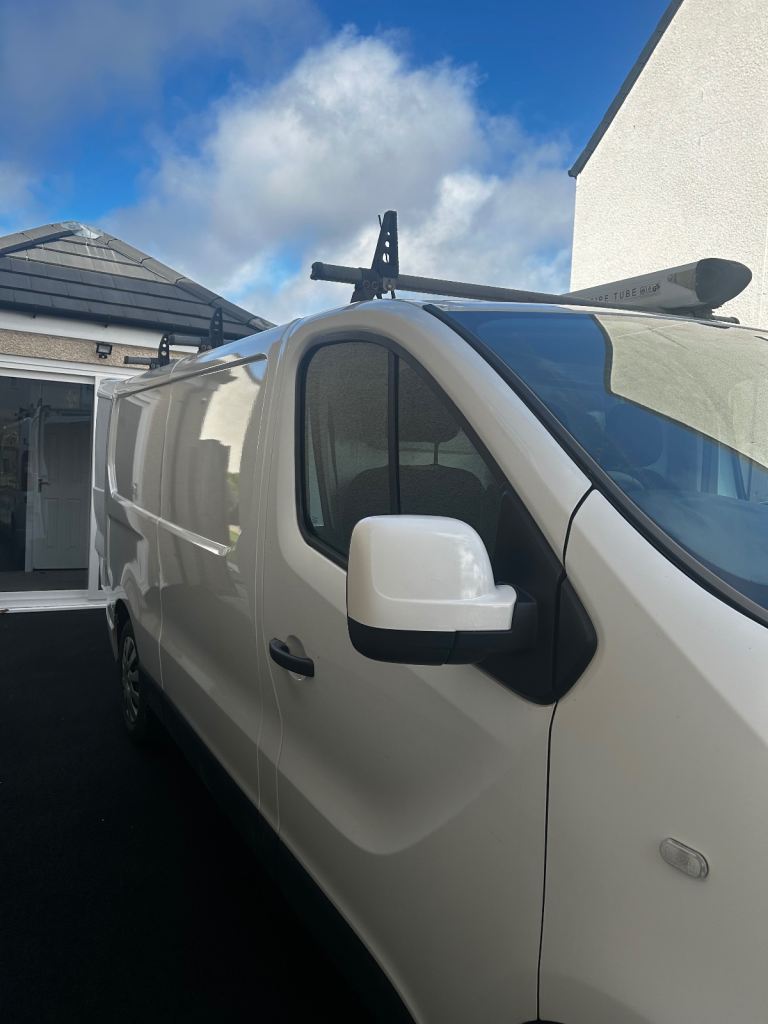 Vauxhall Vivaro 2018 LWB Sportive White 