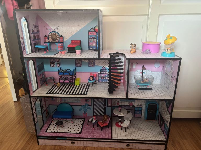 lol doll house 