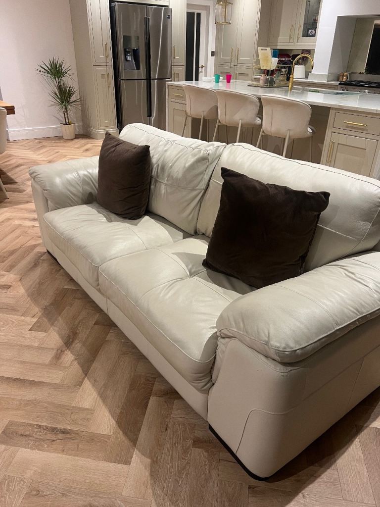 3-seater leather sofa in a cream colour