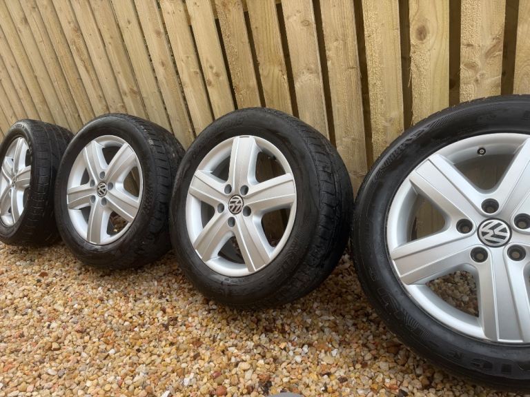 VOLKSWAGEN 5-spoke “Avus” style alloy wheel (17 inch)