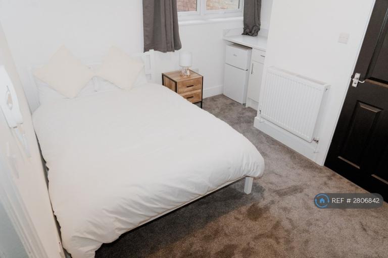 1 bedroom in Hester St, Northampton, NN2 (#2806842)